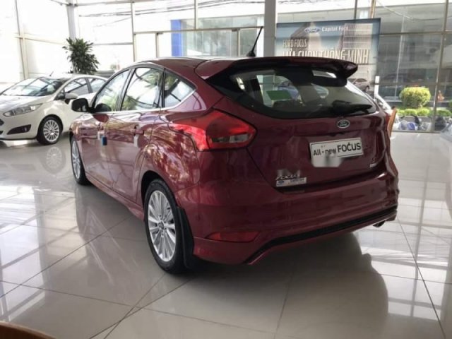 Cần bán Ford Focus 2019, màu đỏ0