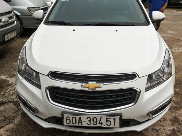 Bán xe Chevrolet Cruze LT 2017, màu trắng