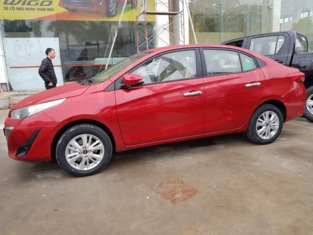 Cần bán Toyota Vios 2019, màu đỏ giá cạnh tranh
