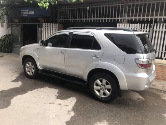 Chính chủ bán lại xe Toyota Fortuner đời 2009, màu bạc, 595tr0