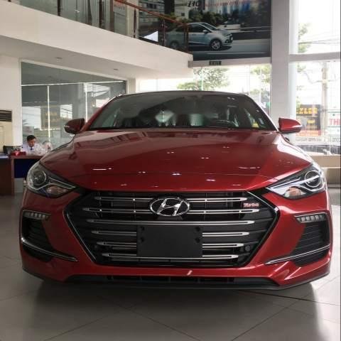 Bán Hyundai Elantra năm sản xuất 2019, màu đỏ