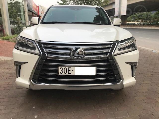 Bán Lexus LX570 xuất Mỹ màu trắng, nội thất nâu model 2016 siêu đẹp như xe mới, đi chuẩn 1 vạn 6 km