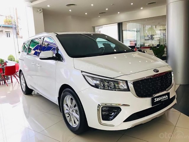 Bán ô tô Kia Sedona Platinum G 2019, màu trắng, mới 100%