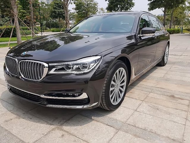 Bán BMW 740Li sản xuất năm 2019, màu nâu, nhập khẩu