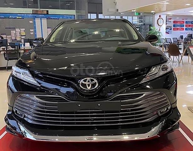 Bán xe Toyota Camry 2.5Q đời 2019, màu xanh lam, nhập khẩu