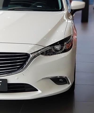 Bán Mazda 6 2.0L Premium năm 2019, màu trắng giá cạnh tranh