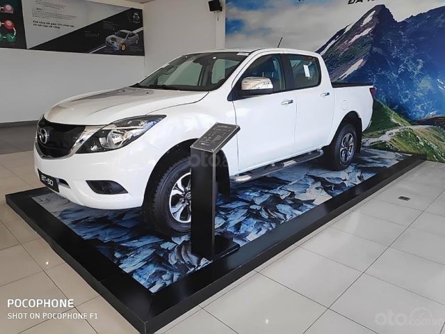 Cần bán Mazda BT 50 2.2L 4x2 ATH sản xuất 2018, màu trắng, nhập khẩu Thái Lan0