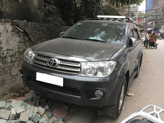 Cần bán xe Toyota Fortuner V 2009, màu xám (ghi)