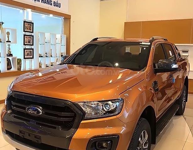 Bán Ford Ranger Wildtrak 2.0L 4x4 AT sản xuất năm 2019, màu vàng 