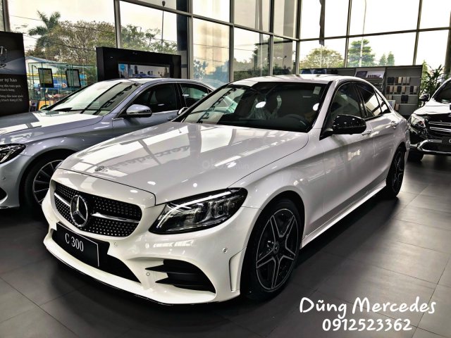 Bán Mercedes C300 AMG 2020 đủ màu, vay 90%, giao xe ngay0