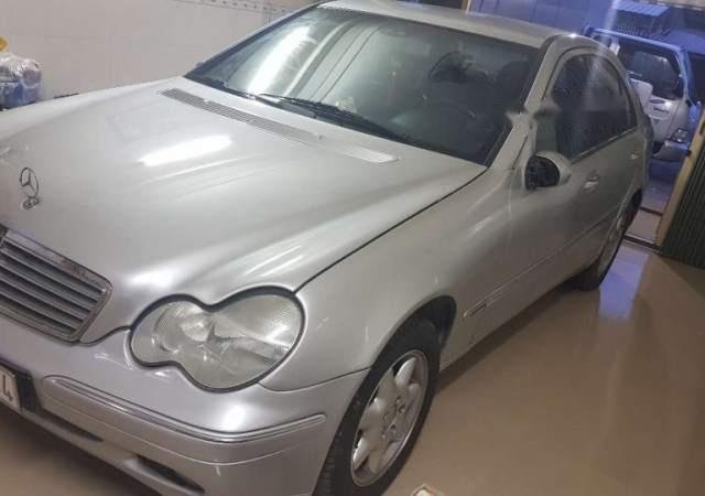 Bán Mercedes C200 2.0AT sản xuất năm 2002, màu bạc, xe nhập, giá chỉ 205 triệu0