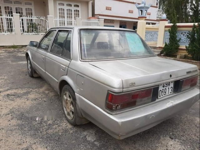 Thanh lý xe Nissan Bluebird đời 1990, màu bạc
0