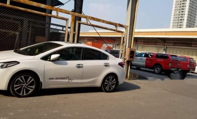 Bán gấp Kia Cerato 2.0 2017, màu trắng, xe gia đình