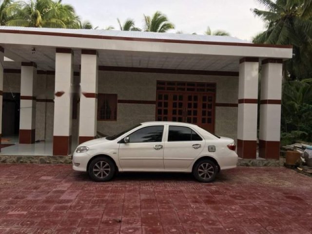 Bán Toyota Vios năm 2004, màu trắng, chính chủ0