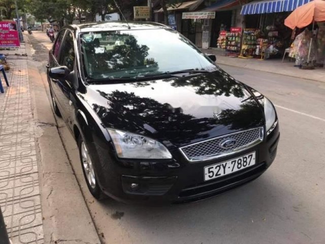 Bán Ford Focus MT năm sản xuất 2005, màu đen  