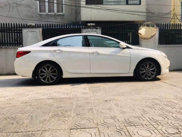 Bán Hyundai Sonata đời 2010, màu trắng, xe nhập  