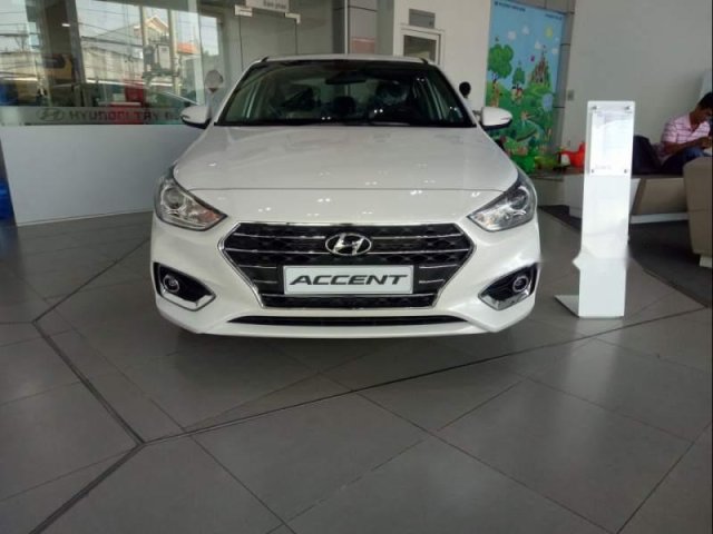 Cần bán xe Hyundai Accent 1.4MT đời 2019, màu trắng, 426.1 triệu