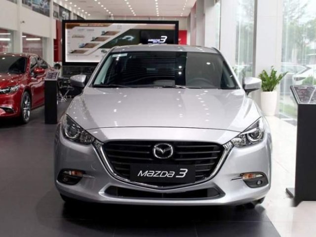 Cần bán xe Mazda 3 năm 2019, màu bạc, giá cạnh tranh