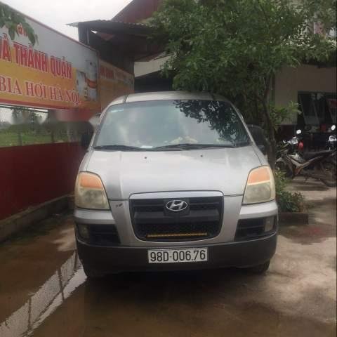 Cần bán lại xe Hyundai Grand Starex đời 2004, nhập khẩu0