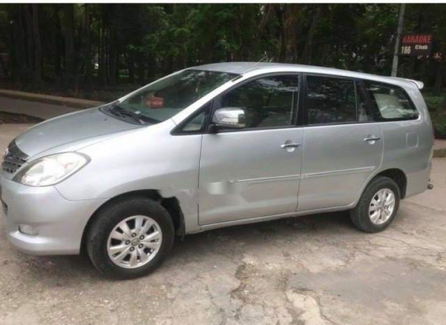 Cần bán Toyota Innova AT 2012, chính chủ sử dụng từ đầu