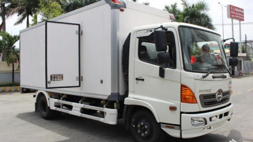 Cần bán xe Hino 500 đời 2019, màu trắng, giao xe toàn quốc0