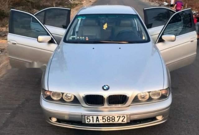 Bán BMW 5 Series 525i đời 2002, màu bạc, máy êm ru
