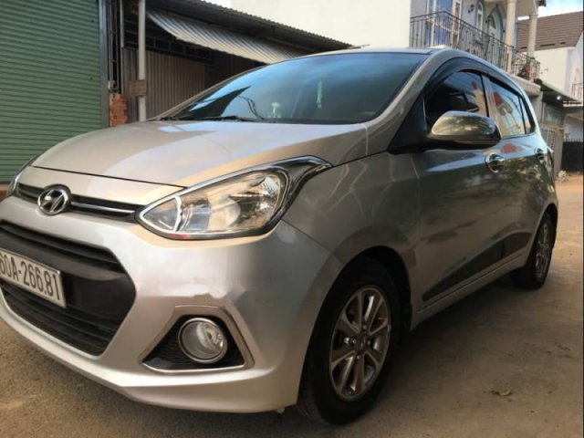 Bán Hyundai Grand i10 năm 2016, màu bạc, nhập khẩu