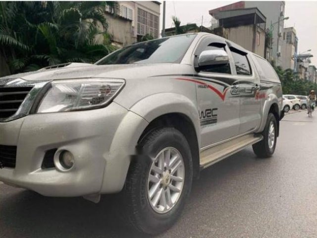 Bán ô tô Toyota Hilux sản xuất năm 2015, giá cạnh tranh0