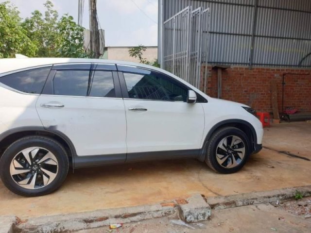 Cần bán lại xe Honda CR V 2.4AT đời 2017, màu trắng0