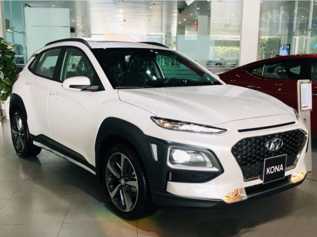 Nguyễn Huy 79 - Cần bán nhanh chiếc xe Hyundai Kona đời 2019, màu trắng, máy xăng , số tự động