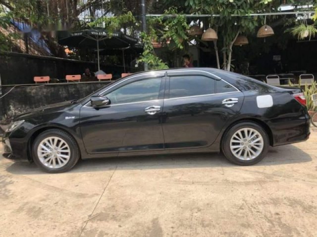 Bán xe Toyota Camry 2.0E 2018 màu đen, full 7 túi khí