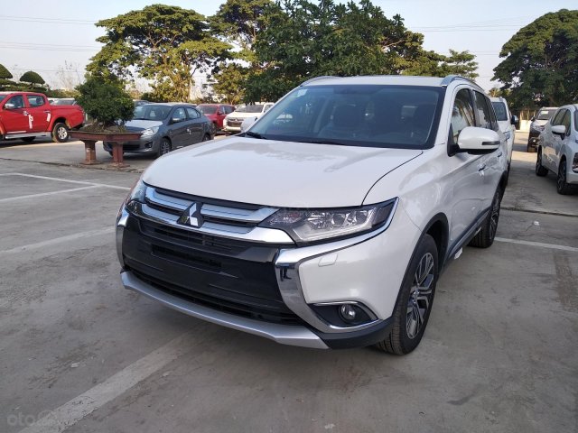 Bán xe Mitsubishi Outlander tại Hà Nam0