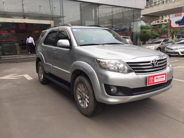 Bán Toyota Fortuner 2.7V sản xuất 2014, màu bạc0