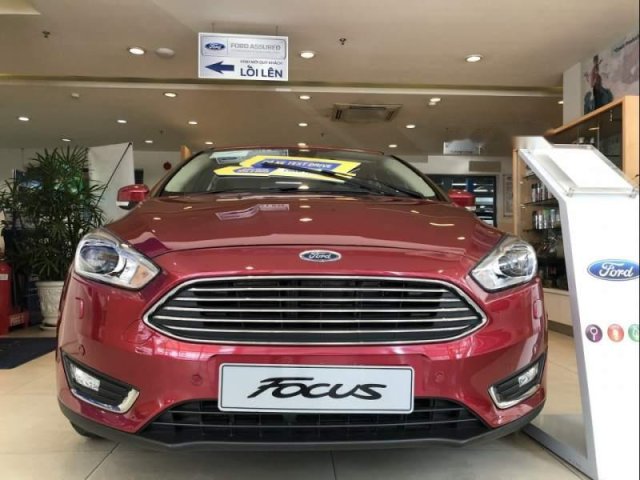 Bán Ford Focus Titanium 2019, màu đỏ, giá chỉ 725 triệu