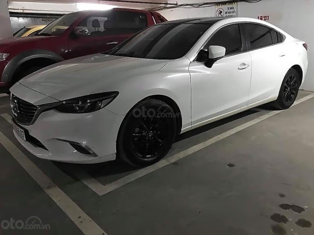 Bán Mazda 6 2.0L Premium sản xuất 2017, màu trắng, chính chủ 