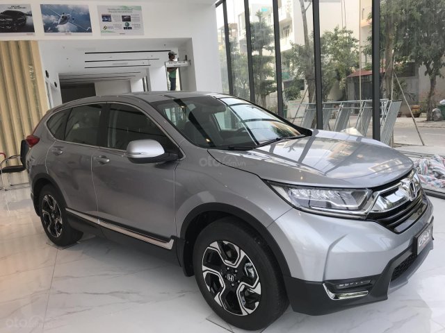 Giao ngay Honda CR V L màu bạc, tặng: Bảo hiểm/gói phụ kiện cao cấp/tiền mặt, LH 0933.683.056 để nhận báo giá tốt