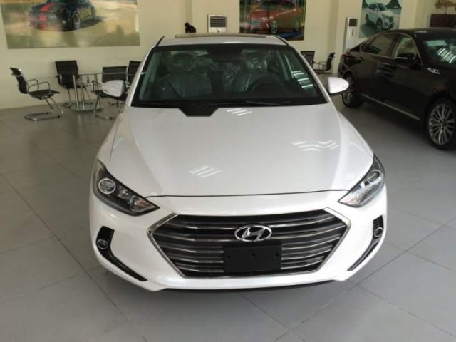 Bán Hyundai Elantra năm sản xuất 2019, màu trắng, giá 545tr0