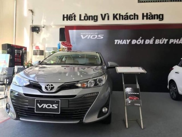 Bán xe Toyota Vios đời 2019, màu xám