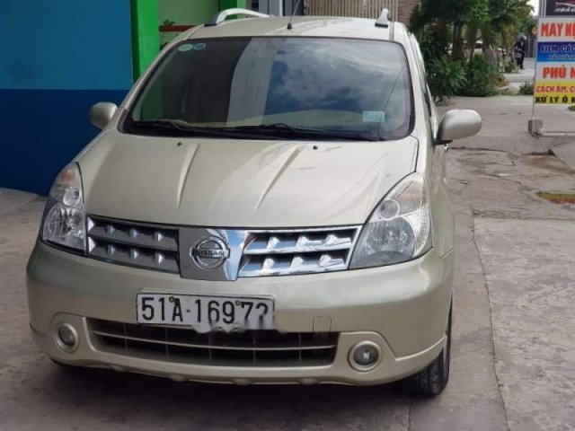 Cần bán lại xe Nissan Livina đời 2011, xe gia đình0