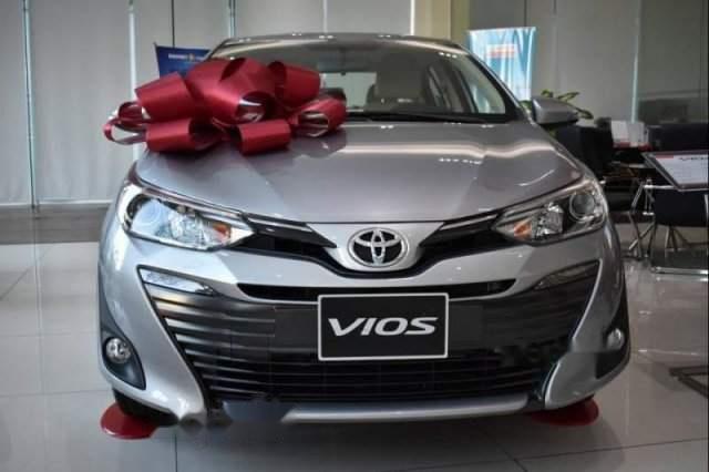 Cần bán Toyota Vios sản xuất năm 2019, màu bạc0