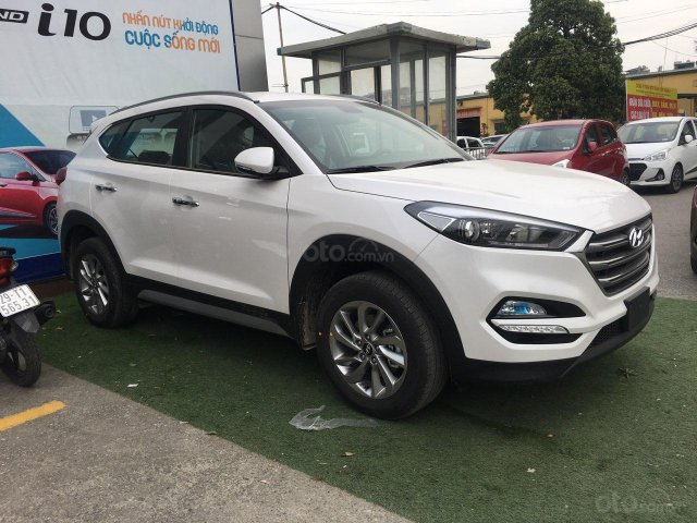 Bán xe Hyundai Tucson 2.0AT - Bản tiêu chuẩn năm sản xuất 2019, giá tốt, KM hấp dẫn0