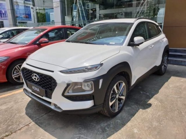 Cần bán Hyundai Kona đời 2019, màu trắng, nhập khẩu nguyên chiếc, xe giao ngay