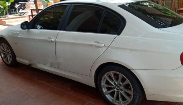 Cần bán gấp BMW 3 Series 320i năm sản xuất 2010, màu trắng, đăng ký 2011