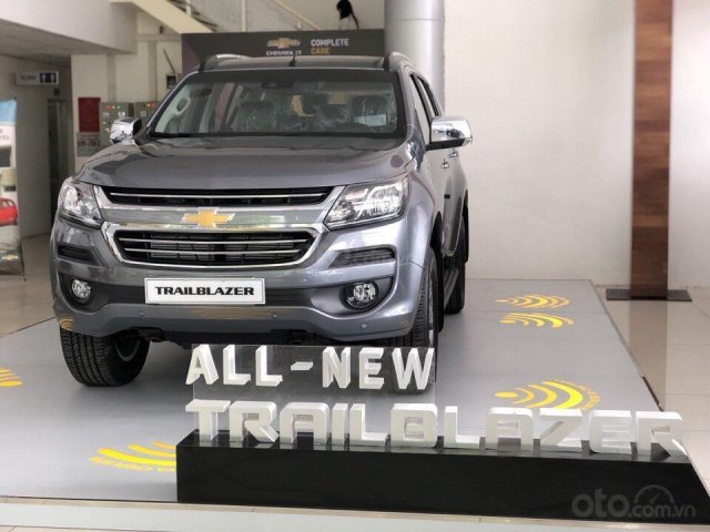 Bán xe 7 chỗ Trailblazer nhập khẩu, đủ màu, giao ngay, ưu đãi sốc tháng 5, liên hệ 0962.951.1920