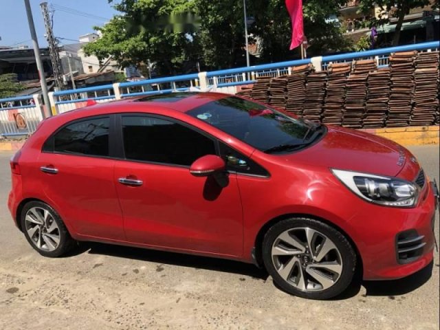 Gia đình bán xe Kia Rio đời 2015, màu đỏ, nhập khẩu