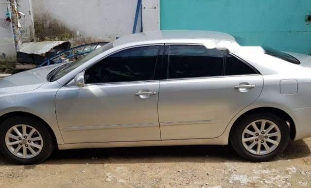 Cần bán gấp Toyota Camry AT sản xuất năm 2009, màu bạc, giá 620tr0