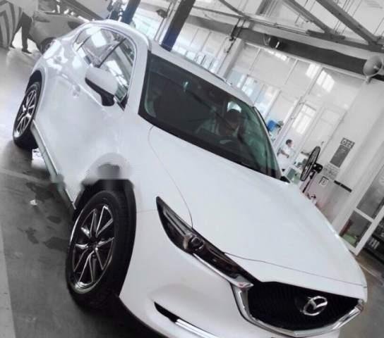Cần bán gấp Mazda CX 5 năm 2018, màu trắng