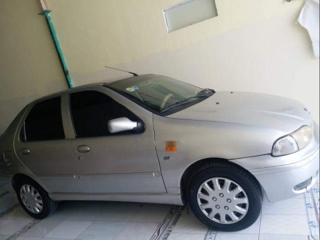 Cần bán lại xe Fiat Siena HLX sản xuất 2003, màu bạc, xe cũ nhưng chạy bốc êm