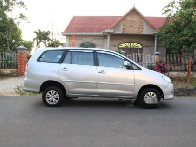 Bán xe Toyota Innova sản xuất 2008, màu bạc