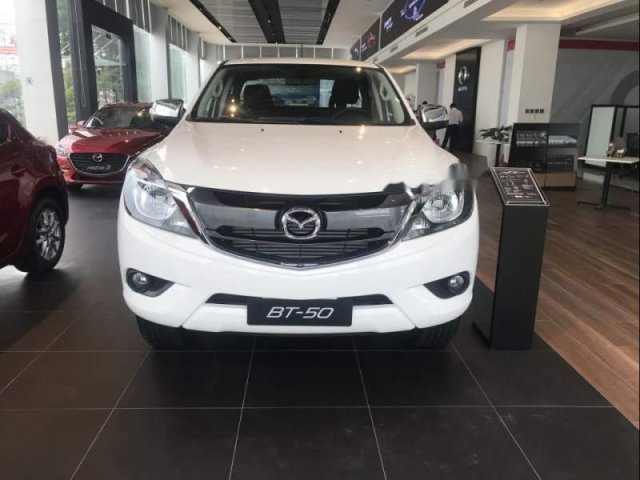 Bán Mazda BT 50 2019, màu trắng, nhập khẩu Thái